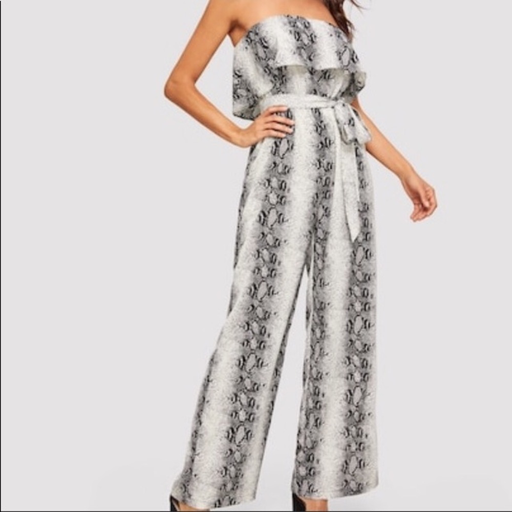 Chic Snakeskin Jumpsuit size L - Picture 6 of 8